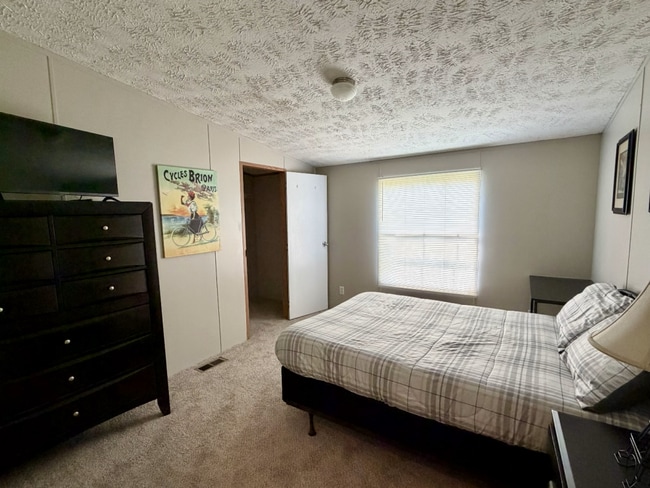 Building Photo - 6112 Foote Mineral Ln