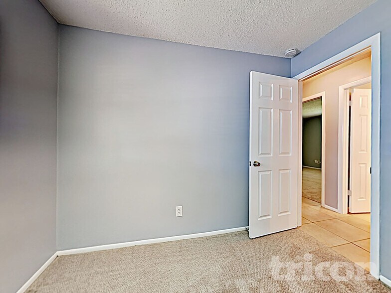 Building Photo - 1631 Spring Lake Dr