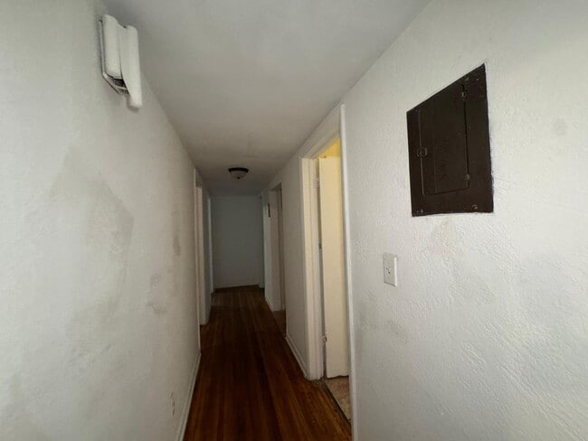Building Photo - 416 Sun Ct