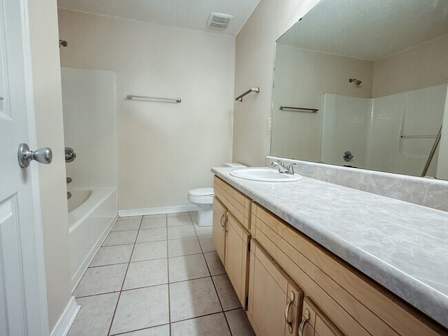 Building Photo - 309 Adams Dr