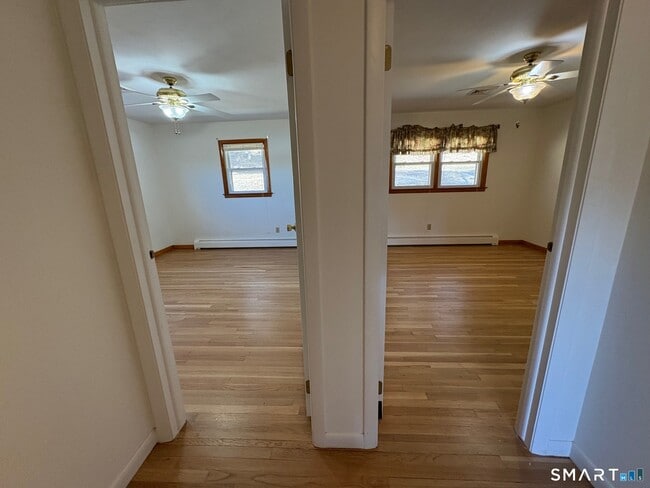 Building Photo - 967 Derby-Milford Rd