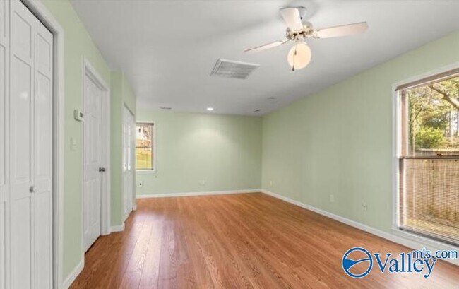 Building Photo - 15007 Collier Dr SE