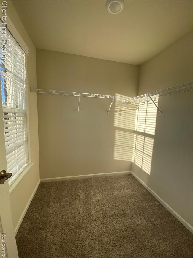 Building Photo - 22490 Woodbridge Ln