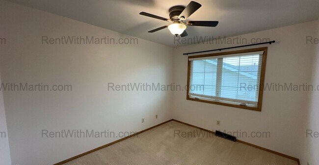 Building Photo - FOR RENT- lovely ranch home near amusement...