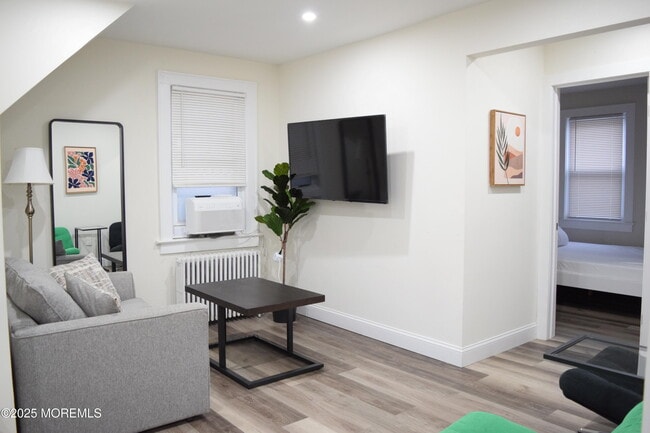 Building Photo - 52 Dunbar Ave