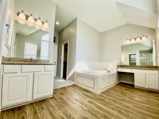 Building Photo - 6315 Holly Canyon Ct