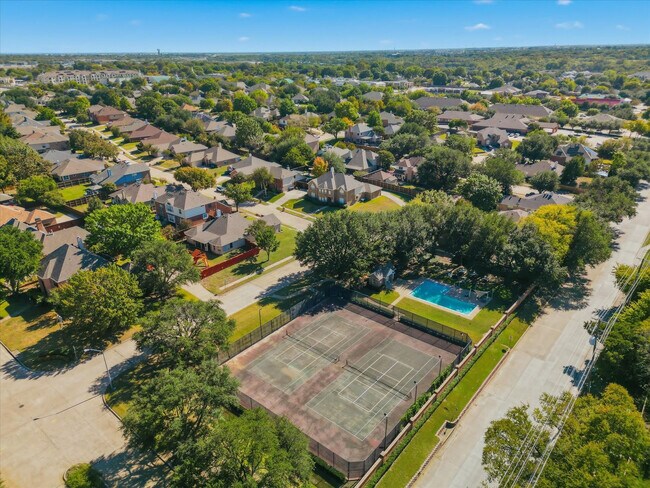 Building Photo - 2831 Rosewood Blvd