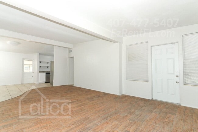 Building Photo - Charming 3/2 with Carport in Sanford