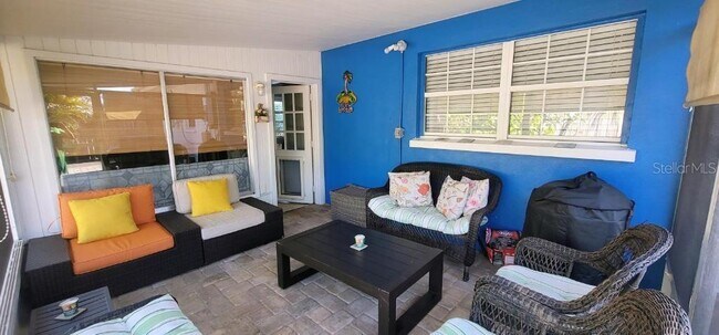 Building Photo - 3530 Schwalbe Dr