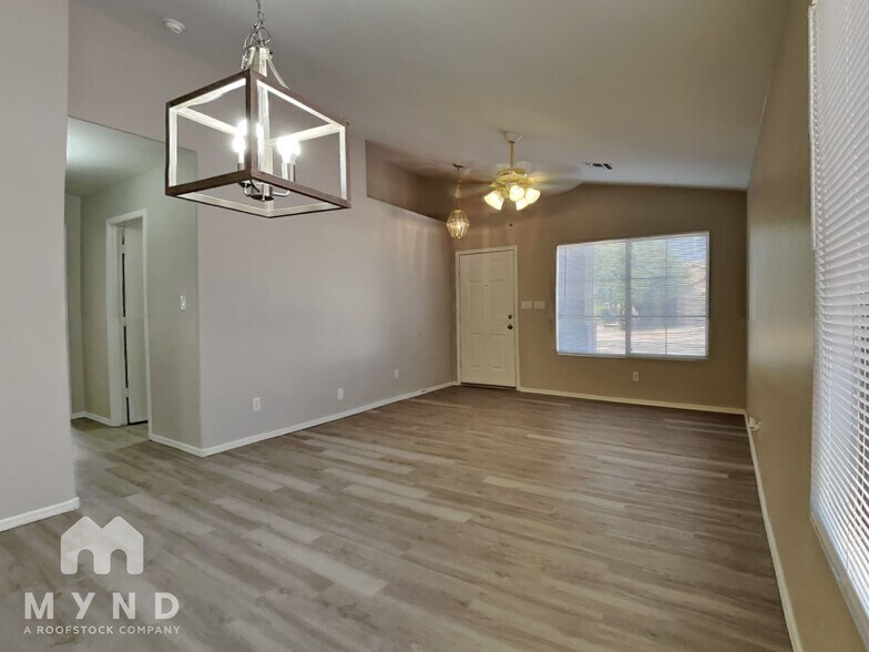 Building Photo - 13229 W Acapulco Ln