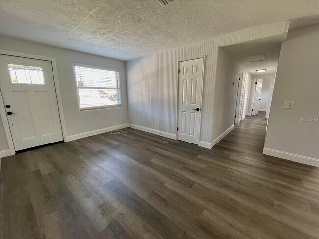 Building Photo - 603 Conrad Dr
