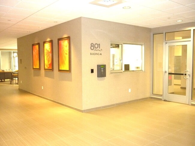 Building Photo - 801 South St