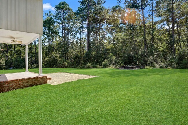 Building Photo - 829 Nease Rd