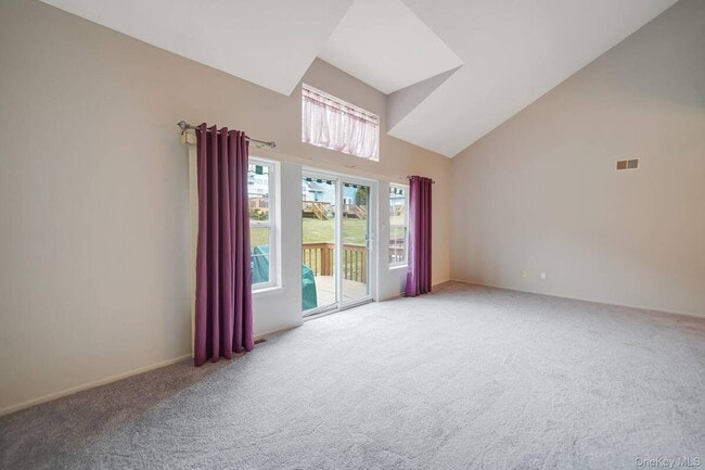 Building Photo - 18 Summerfield Cir