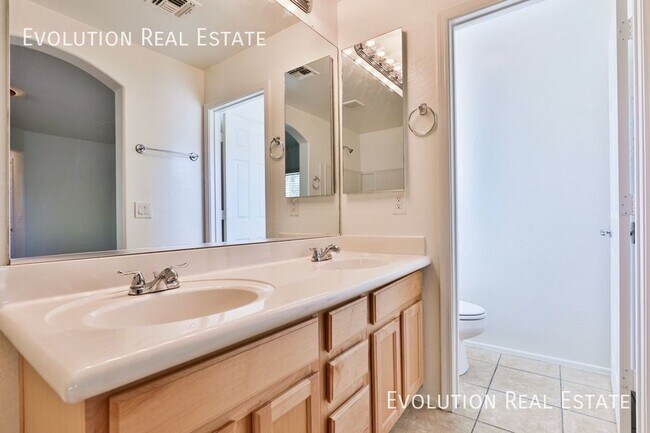 Building Photo - MOVE IN READY! 4 Bedroom Home in La Aldea