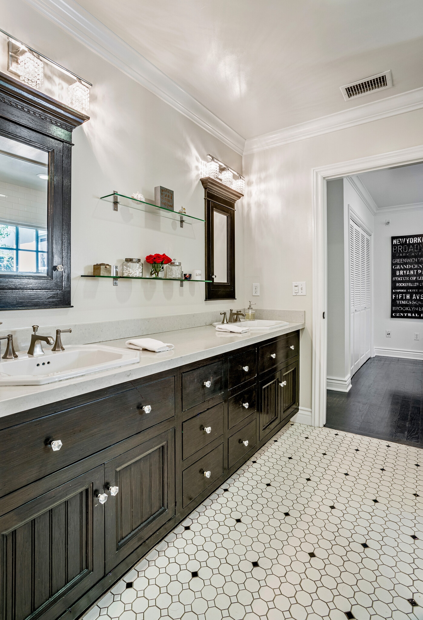 Building Photo - 4537 Agnes Ave