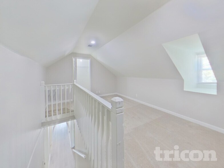 Building Photo - 308 Kenton Dr