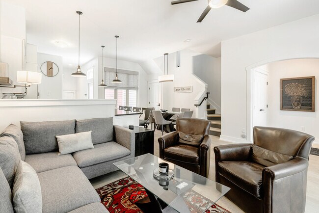 Building Photo - 1408 Pleasant St