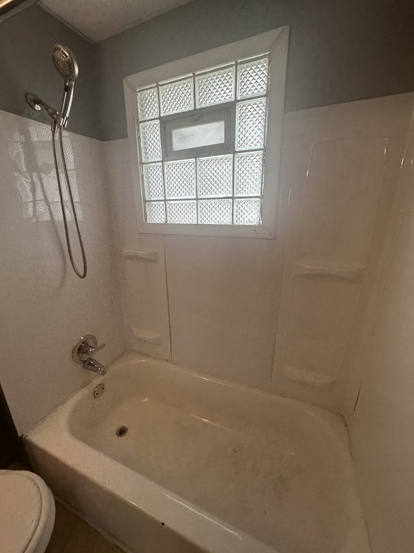 Building Photo - 4014 Woodbridge Ave