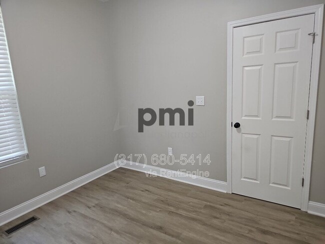 Building Photo - 640 N Parker Ave