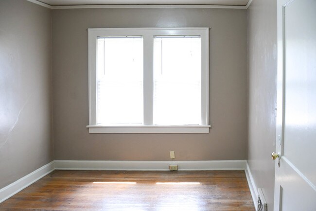 Building Photo - Stunning 3 Bed 1 Bath Home