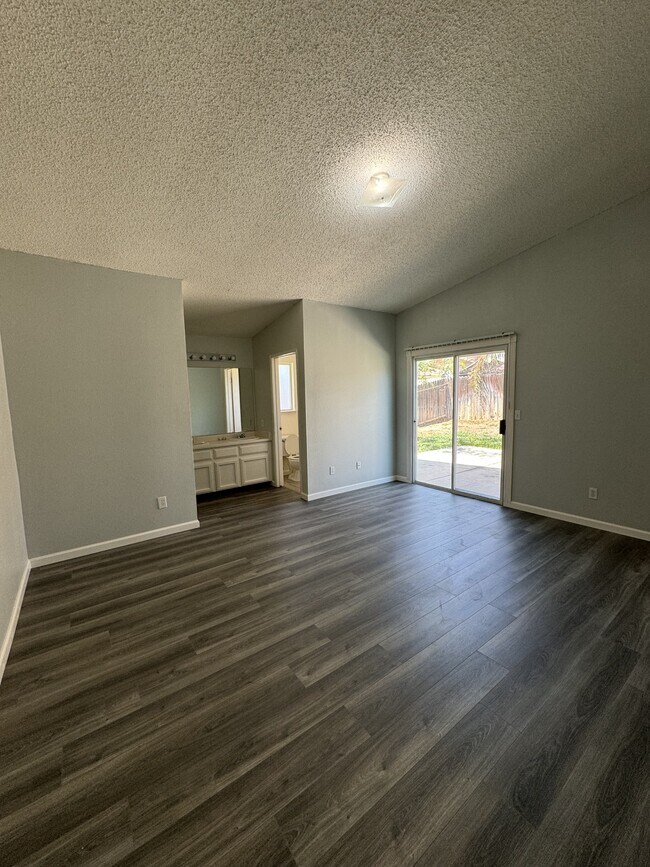 Building Photo - 612 Calle Orlando