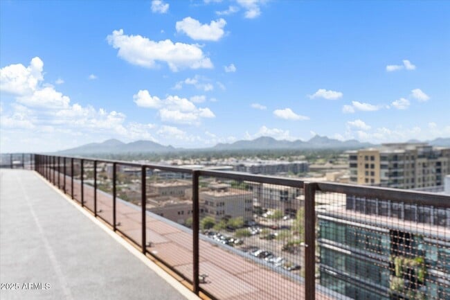 Building Photo - 7180 E Kierland Blvd