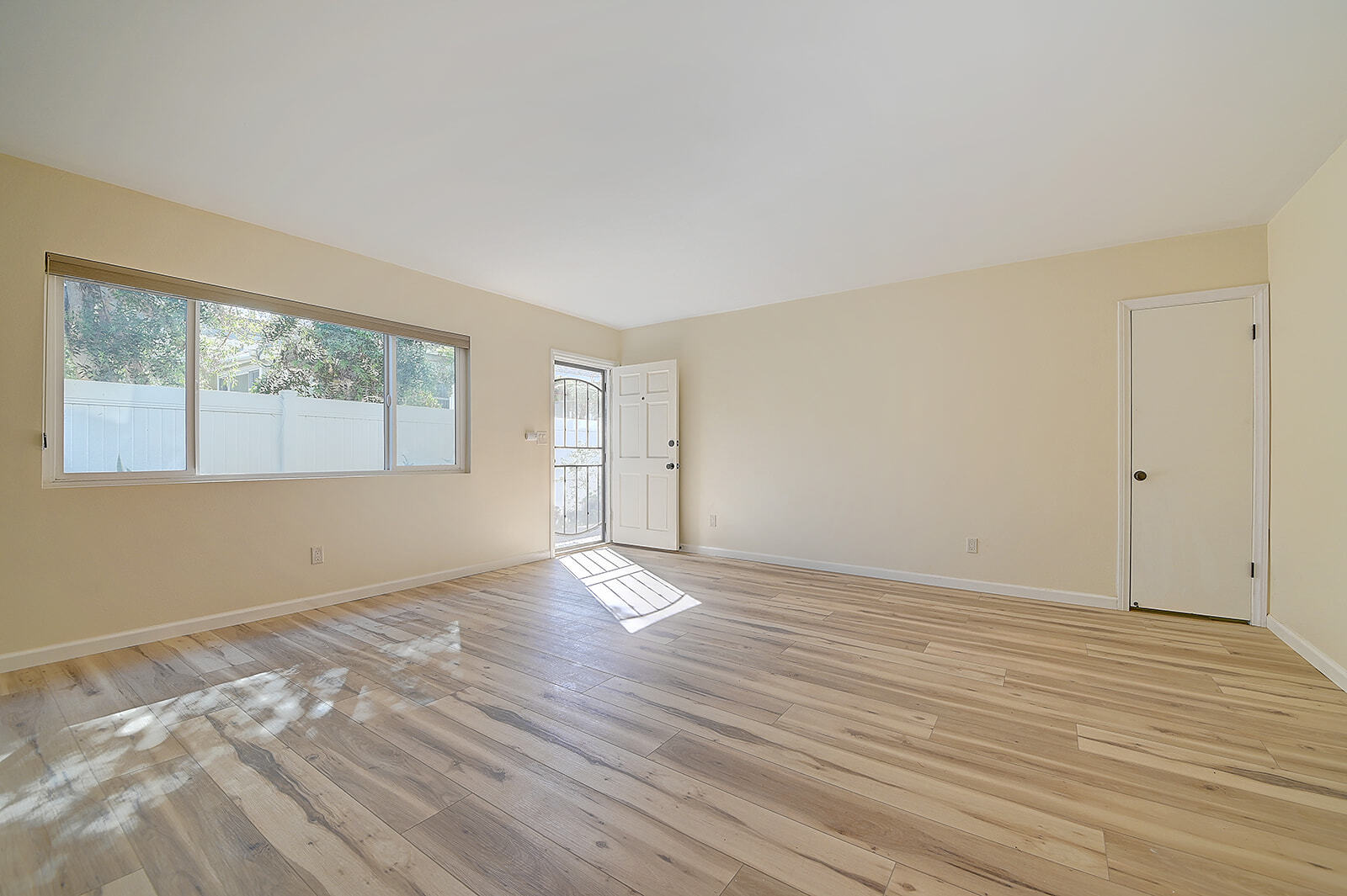 Living area front door - 338 Orizaba Ave