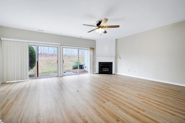 Building Photo - 812 Walnut Woods Dr