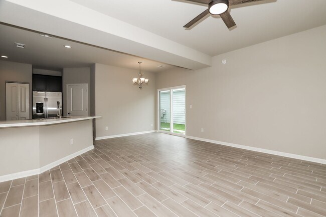 Building Photo - Amazing home ready to move in!