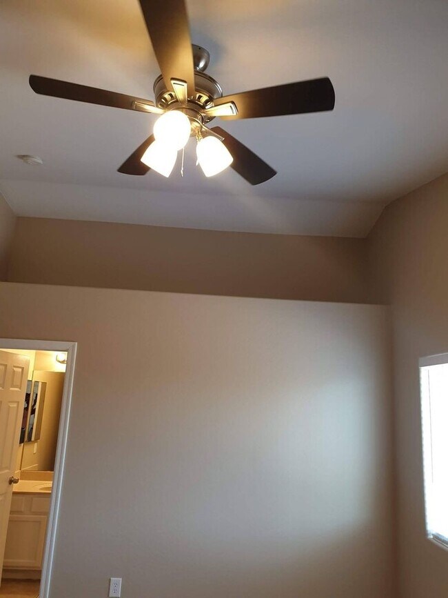 Building Photo - Charming 3BR House in Phoenix