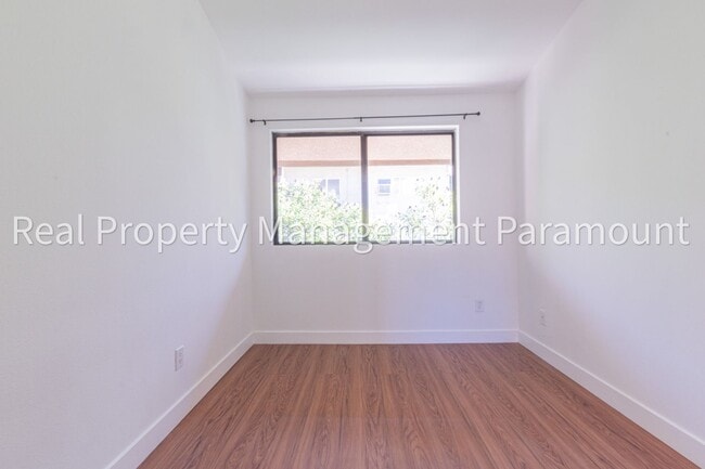 Building Photo - Spectacular 2 Bedroom, 2 Bath Condo with L...