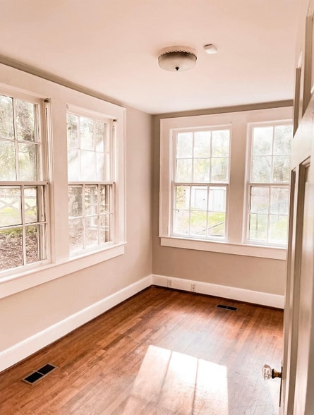 Building Photo - 527 S Edisto Dr