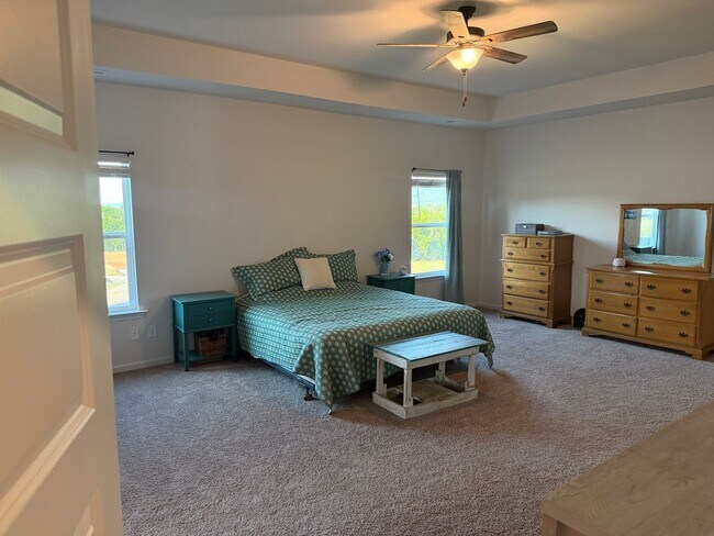 Building Photo - **NEW PRICE**Ooltewah-Harbour Chase Community