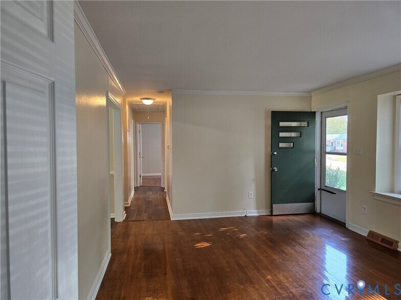 Building Photo - 7998 Wynbrook Ln