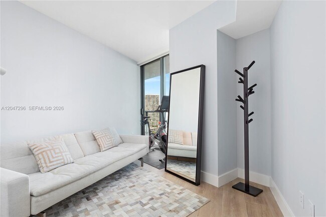 Building Photo - 501 NE 31st St