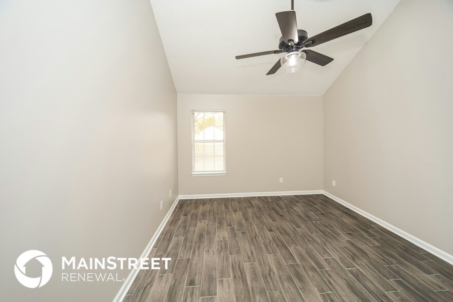 Building Photo - 3018 Caitlynn Circle S