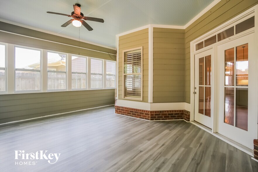 Building Photo - 207 Hickory Nut Ln