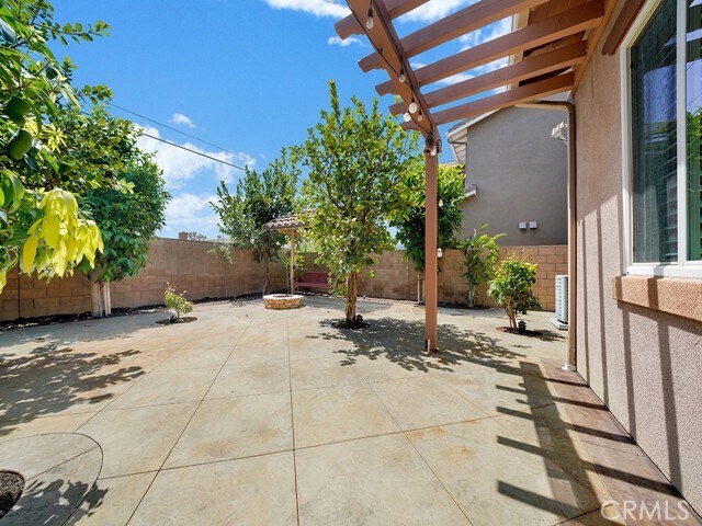 Building Photo - 9306 Lily Ave