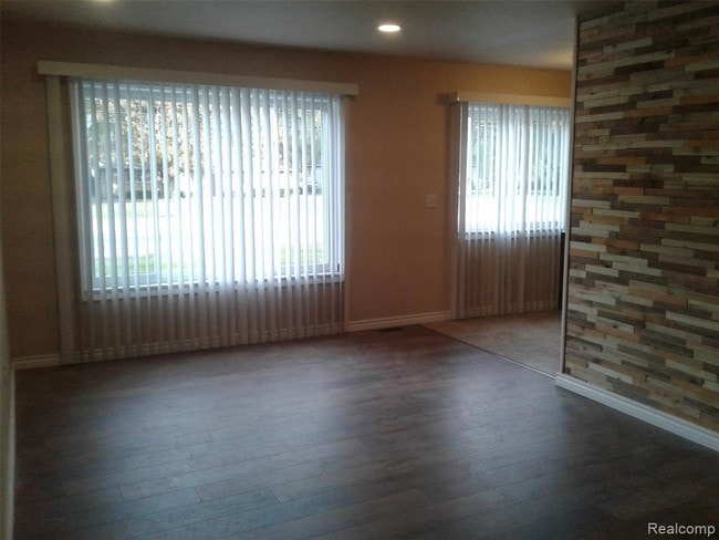 Building Photo - 5192 23 Mile Rd