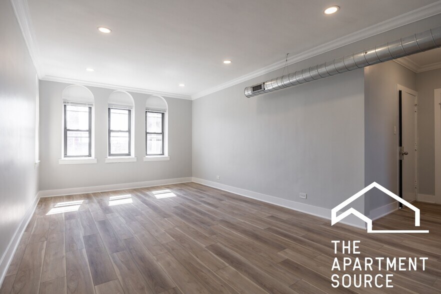 Building Photo - 6148 N Francisco Ave