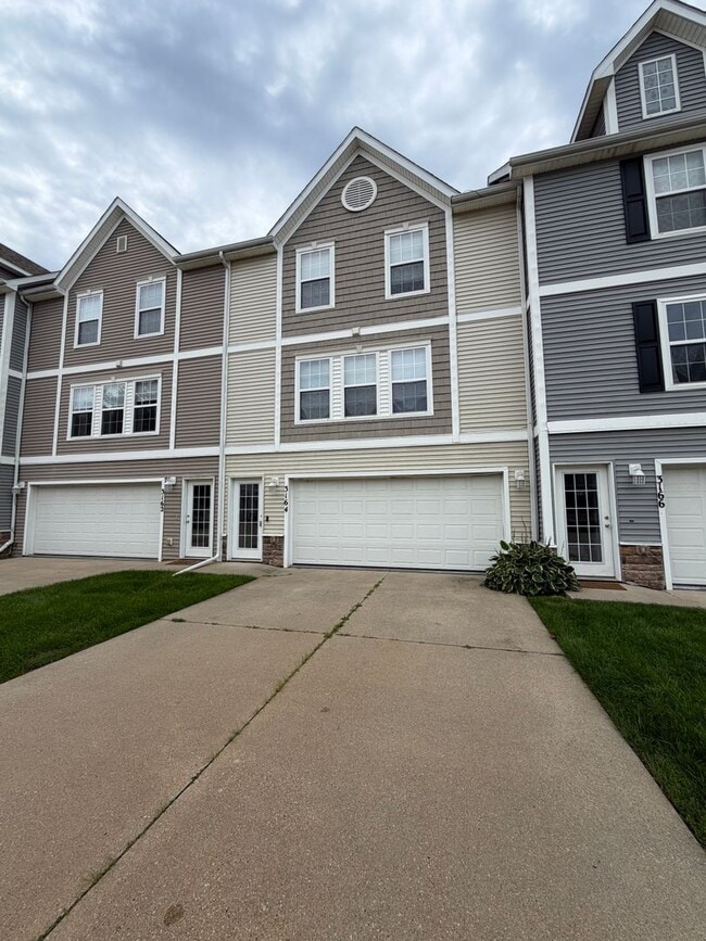 Building Photo - 3164 SW Arlan Ln