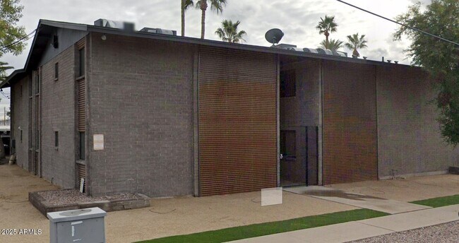 Building Photo - 4119 N 11th Ave