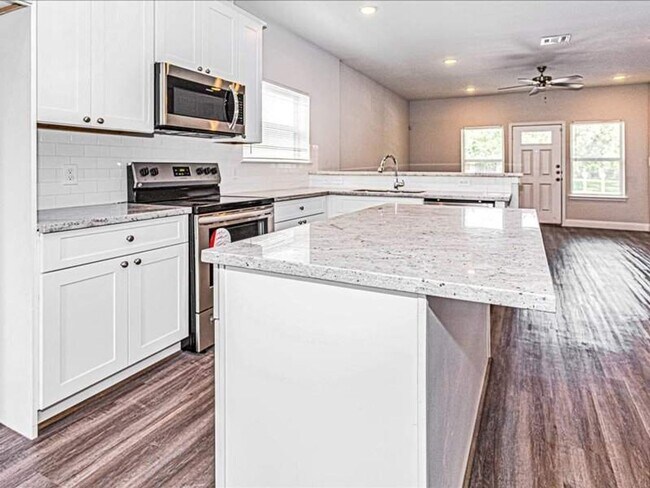 Building Photo - 8214 Parker Rd