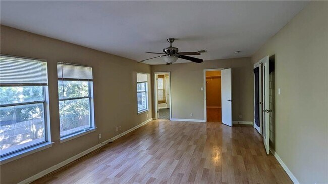 Building Photo - 1110 Jolie Ln