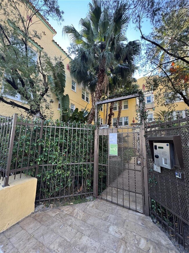 Building Photo - 536 14th St