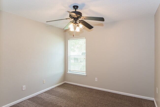 Building Photo - 407 Sparrow Branch Cir