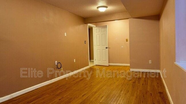 Building Photo - 788 S Knox Dr