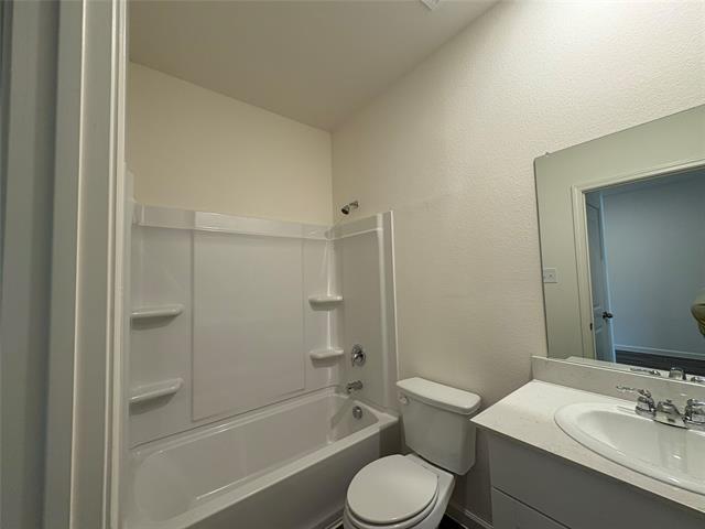Building Photo - 4920 Weymouth Dr