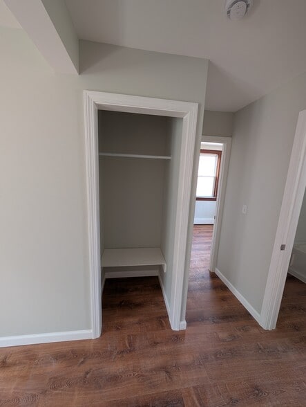 Building Photo - 429 Tolland Turnpike